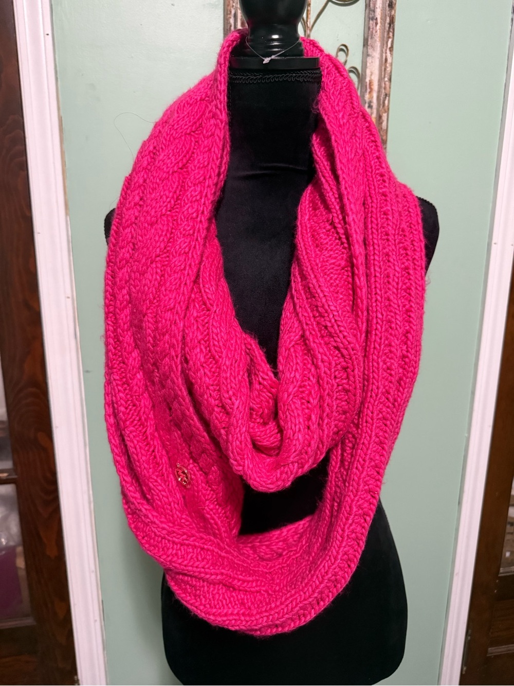 Michael Kors Chunky Cable Knit Hot Electric Pink Infinity Scarf NWOT
